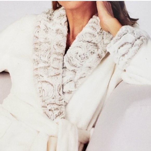 Midnight by Carole Hochman Other - Carole Hochman Ladies' Faux Fur Plush Belted Robe, M NWT